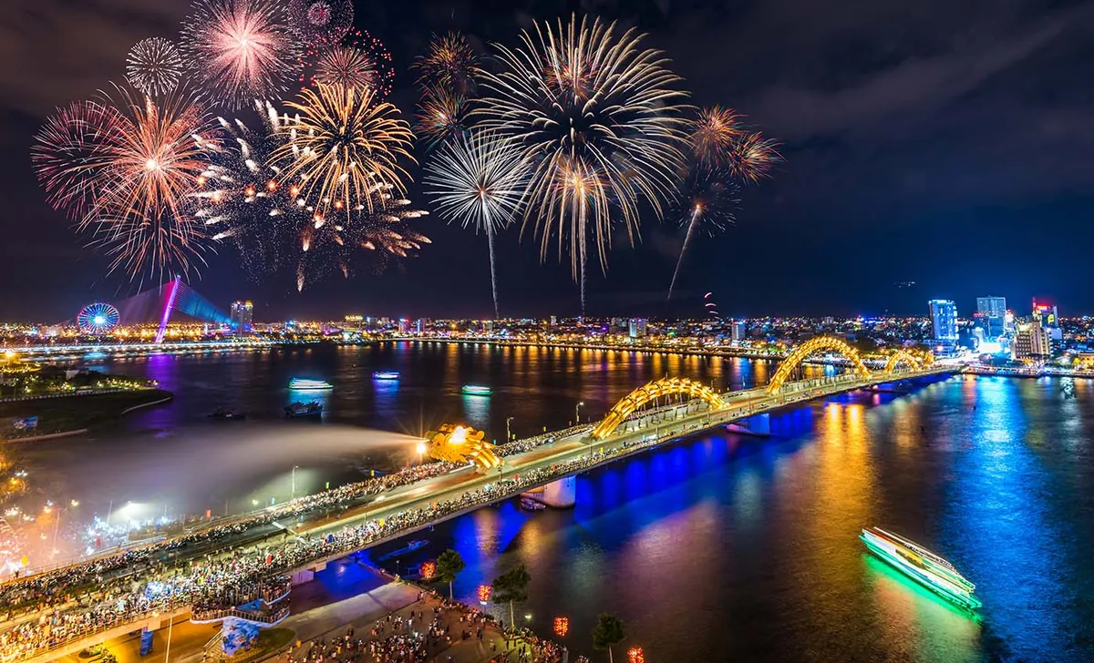 Dragon Bridge lit up at night, Da Nang